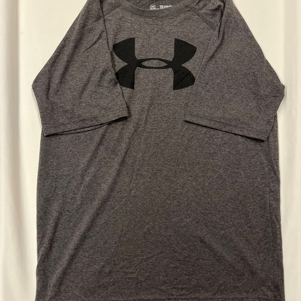 Under Armour Men’s Youth XL Gray T-Shirt